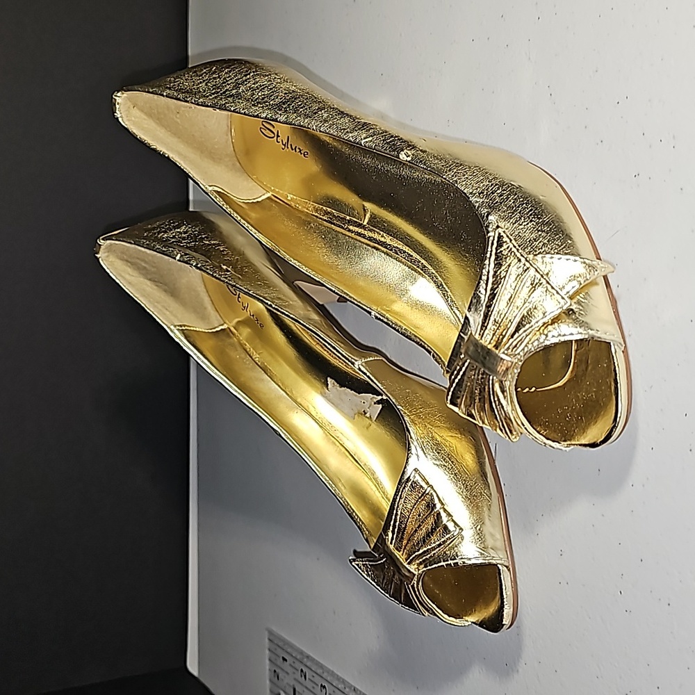 Styluxe Gold High heels Big Bow Low Heel Size 8 VGUG* - Picture 4 of 12